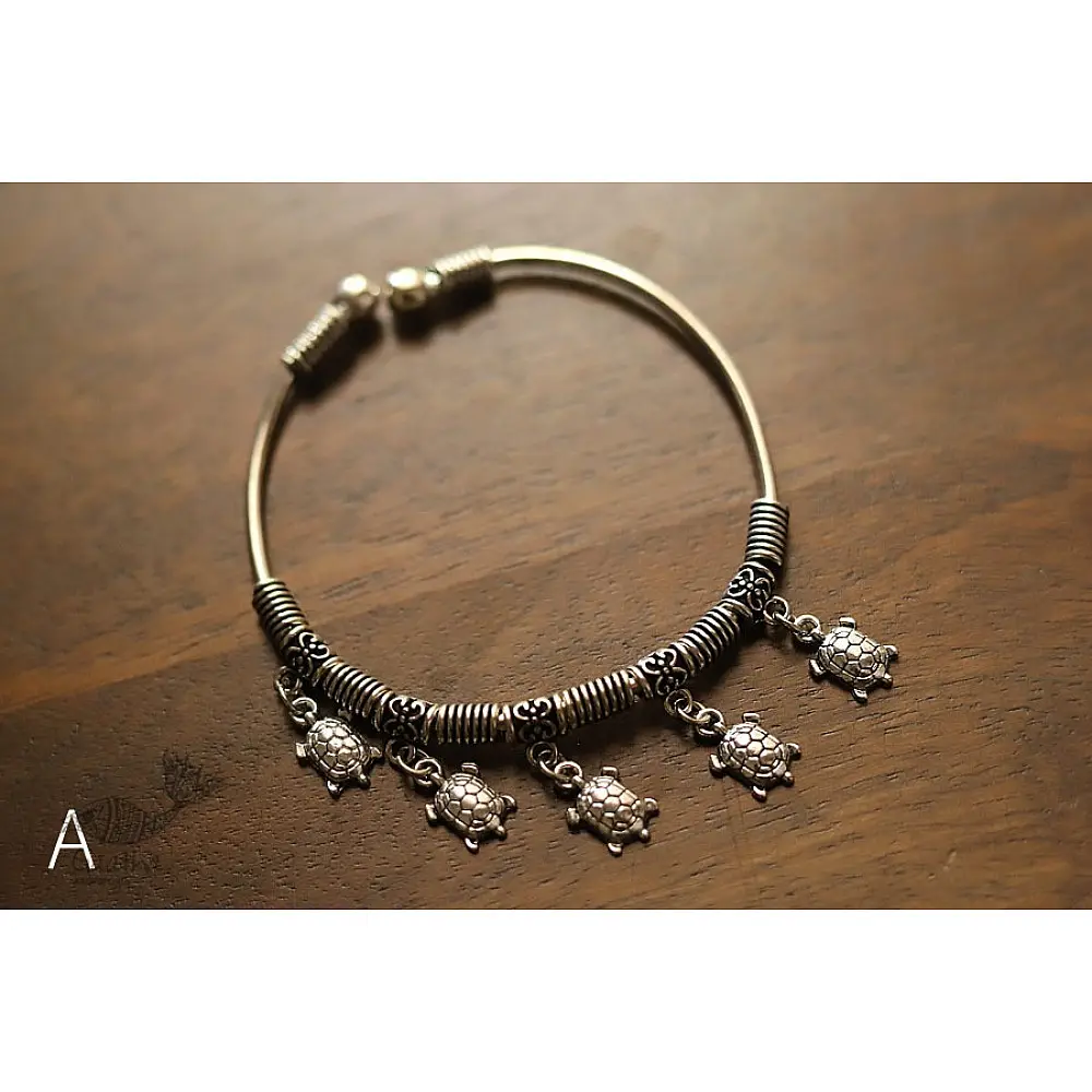 इशाना ✽ White Metal ✽ Bracelet ( Single Piece ) 27