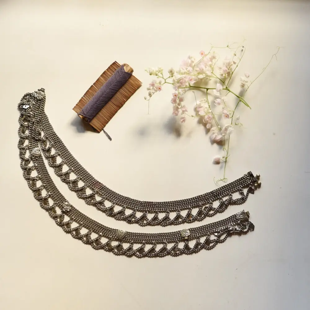 vintage banjara waist belt white metal kamarbandh tiered textured chains traditional nomadic gypsy body jewelry gaatha