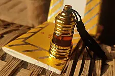 Boond . बूँद ● Natural Essential Fragrant Oil ● Audh (Agarwood) - Pure & Handcrafted Fragrance