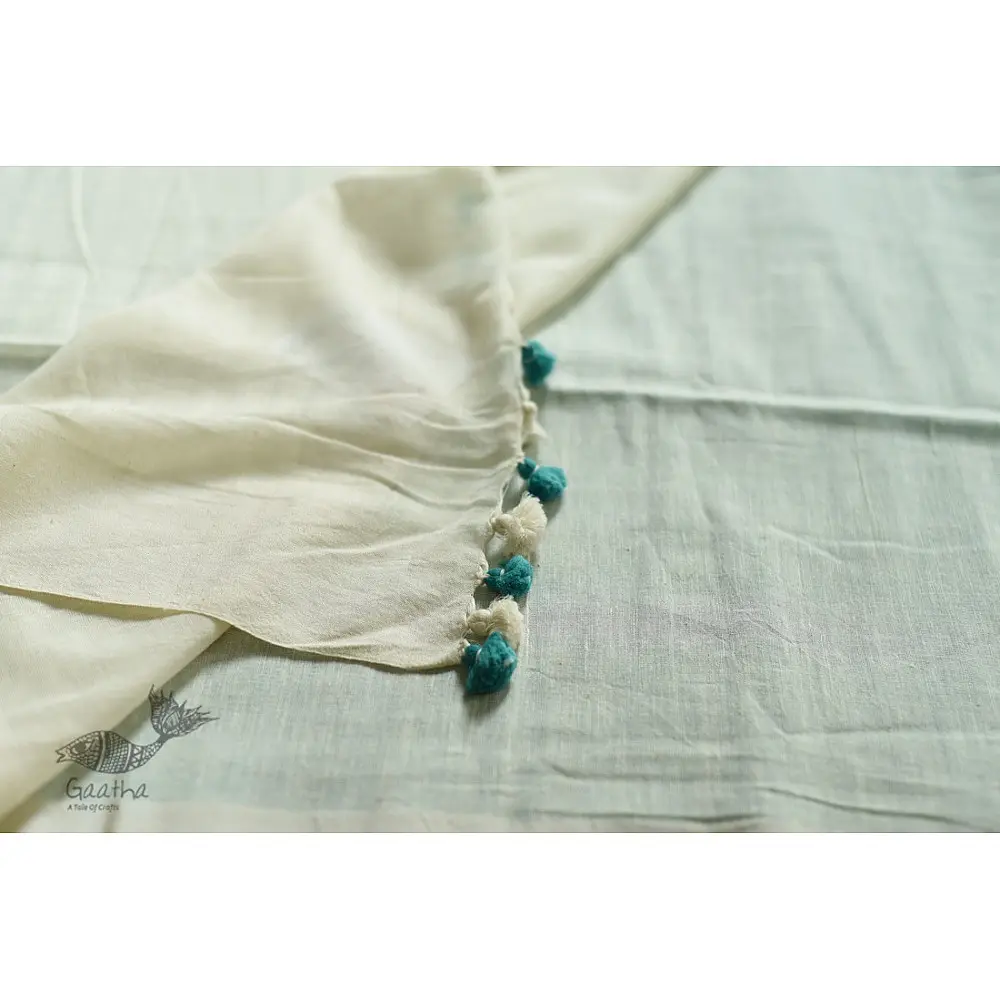 shop handloom cotton saree - Off White & Blue