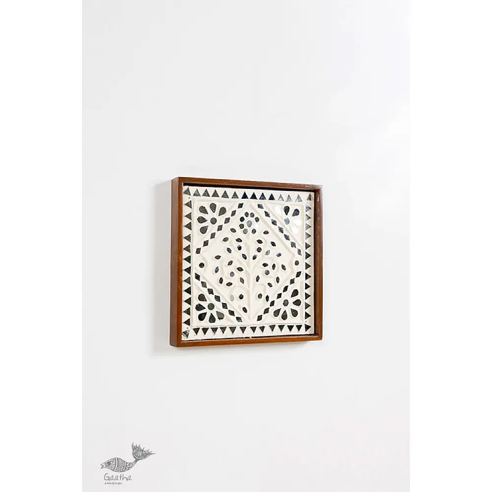 shop Mud Frame With Geometric Composition