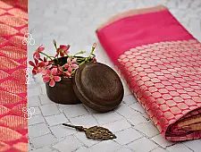 लिहाज़ ✥ Mubarakpur Handloom Saree ✥ 10