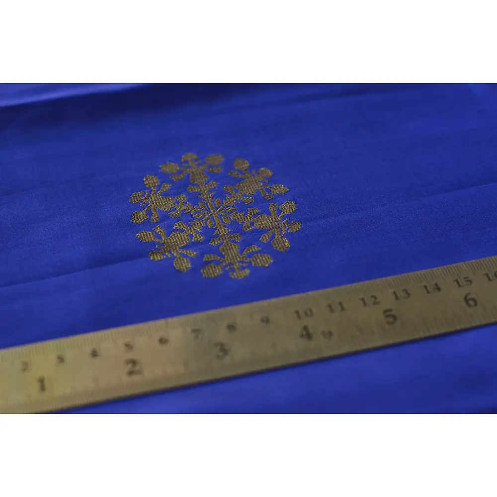 Mubarakpur Handwoven Fabric ✥ 1
