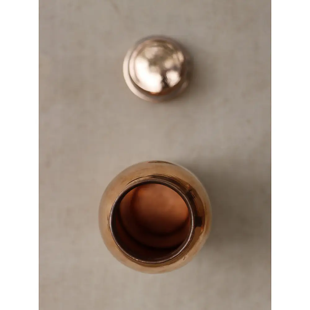 pure copper water bottle with polished finish and rounded lid, 950ml capacity