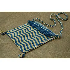 Ramol (Handwoven woolen bag)