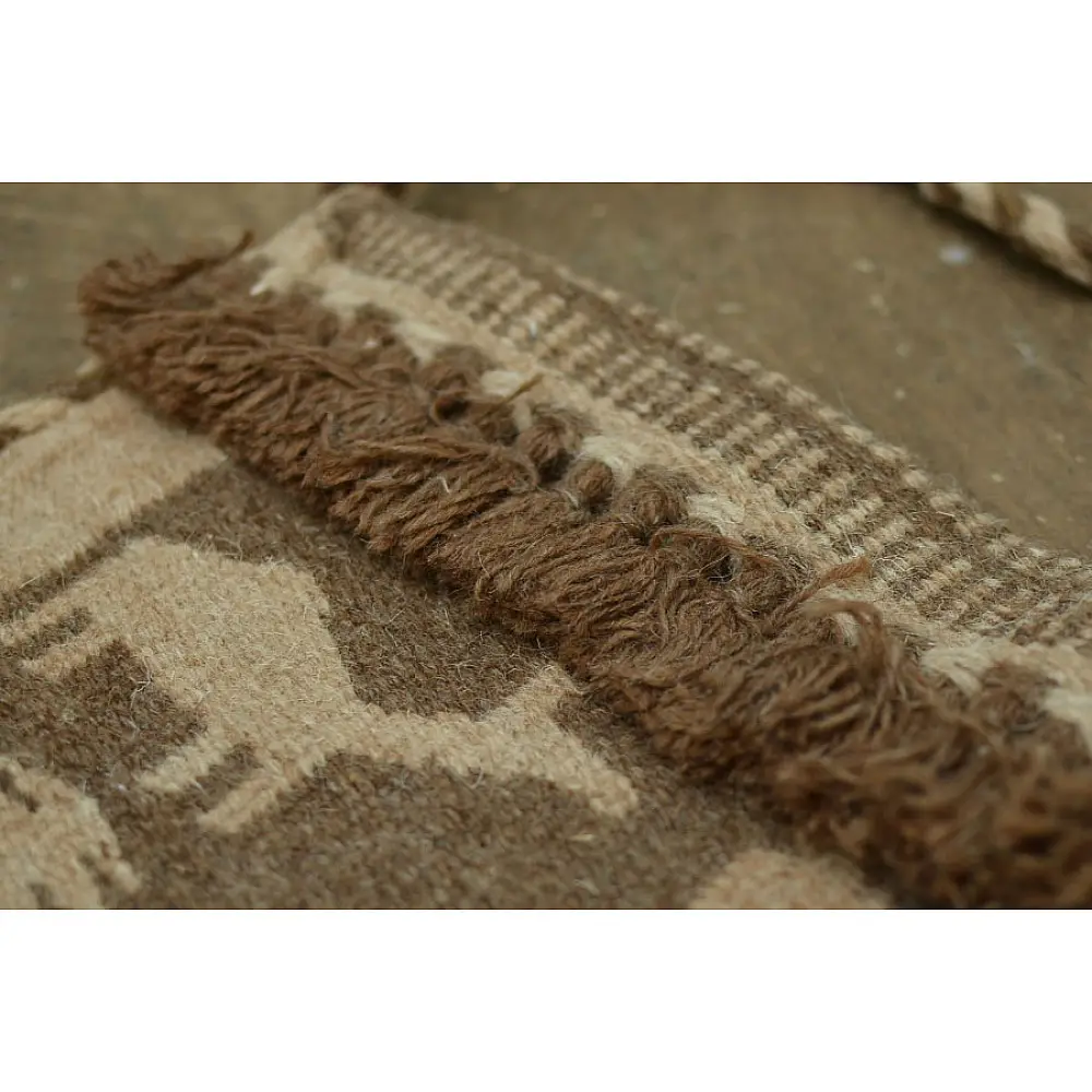 Maaldhari village (Handwoven woolen bag)