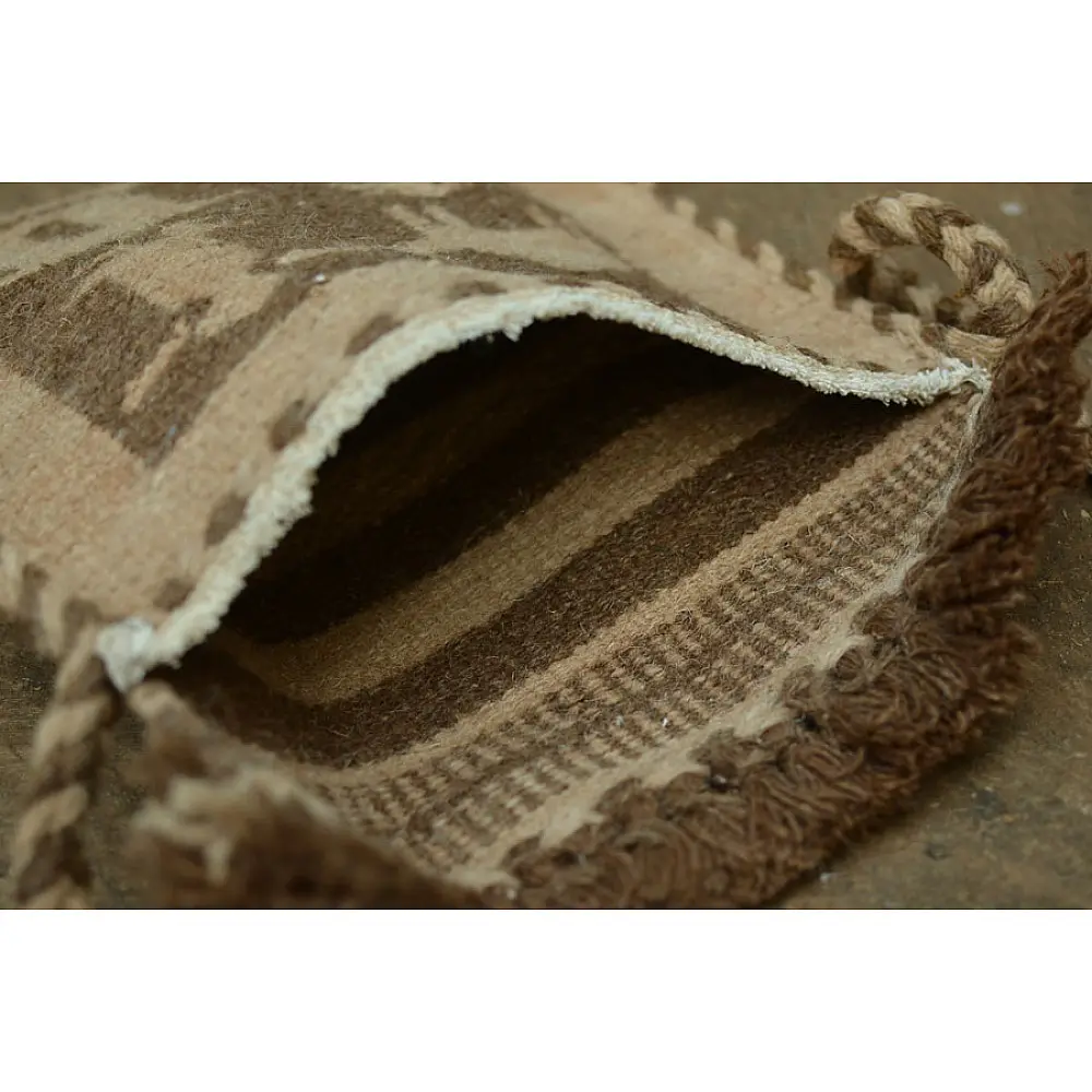 Maaldhari village (Handwoven woolen bag)