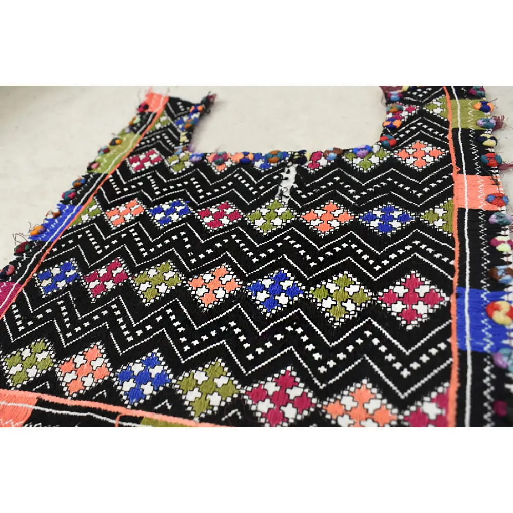 Sanay ✽ Hand Embroidered Antique Pieces ✽ 19