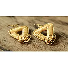 Sikki earrings ~ auric triangles