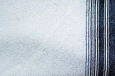 From the grasslands ~ Black & White handwoven woollen stole