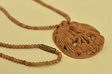 Kadam ♣ Wooden Neckpieces { k }