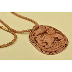 Kadam ♣ Wooden Neckpieces { n }
