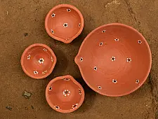 Diya { 1 Large + 3 Small Diya }