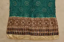 Flavors of fusion★ Ajrakh & Bandhani ★ Gajji Silk Dupatta . J