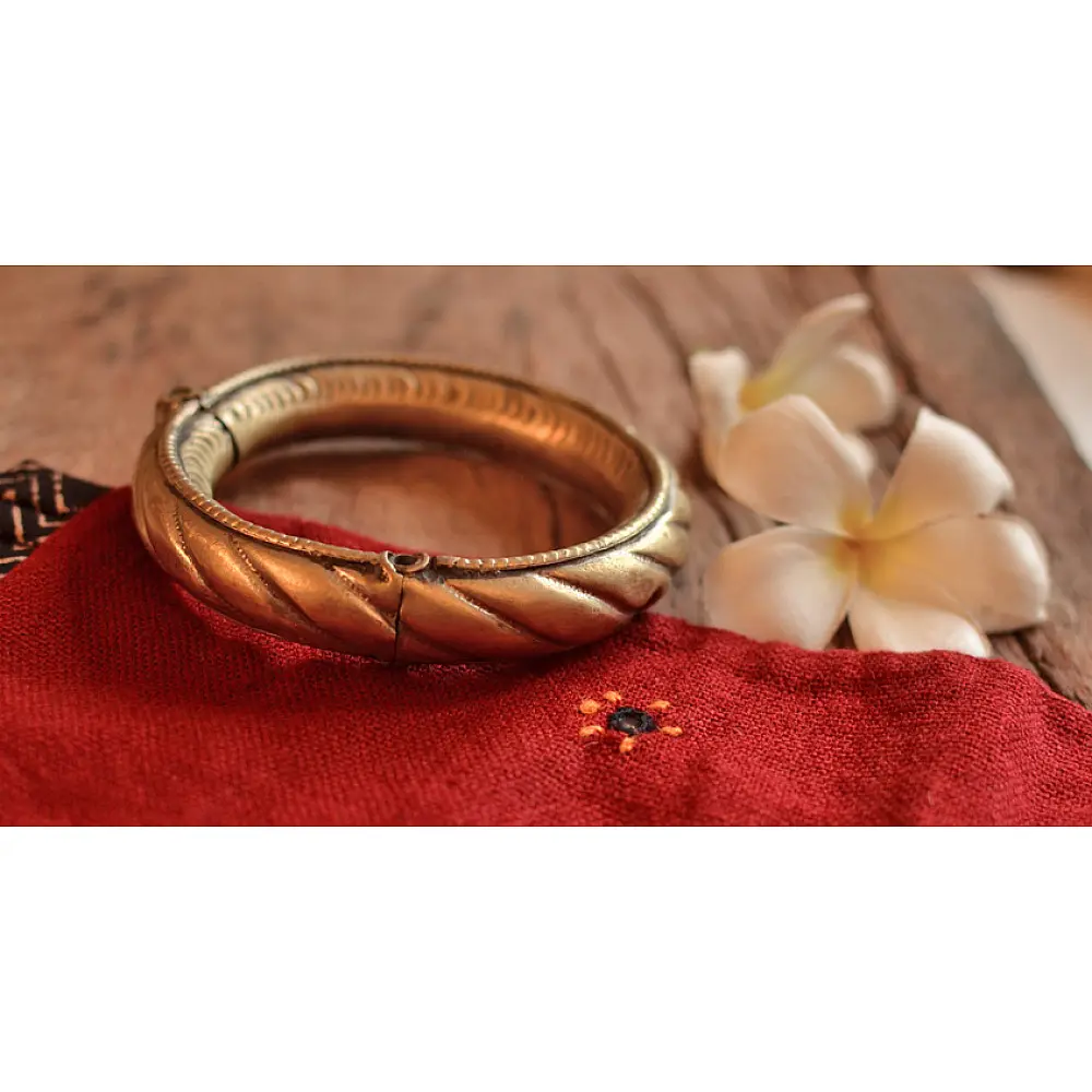 Kanupriya ~ White Metal Vintage Jewelry { 18 }