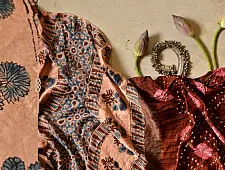 मृणालिनी ☘ Gajji Silk ☘ Ajrakh Bandhani Saree ~ 9