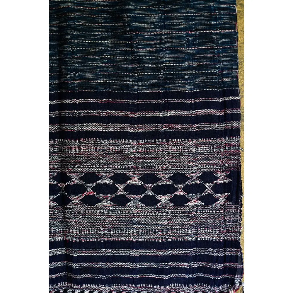 Handwoven kala cotton bhujodi weaving stoles from kutch