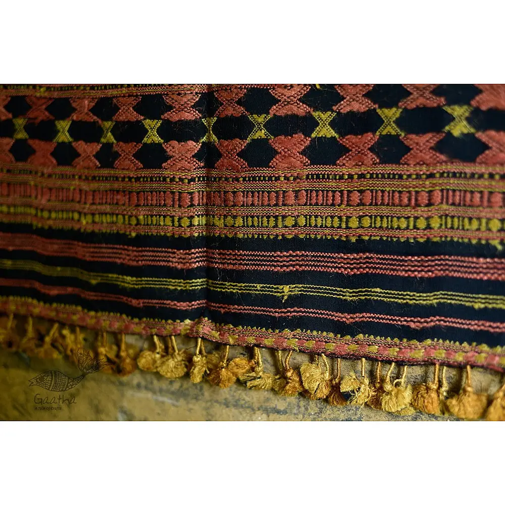 Handwoven Cotton & tussar silk bhujodi weaving stoles from kutch