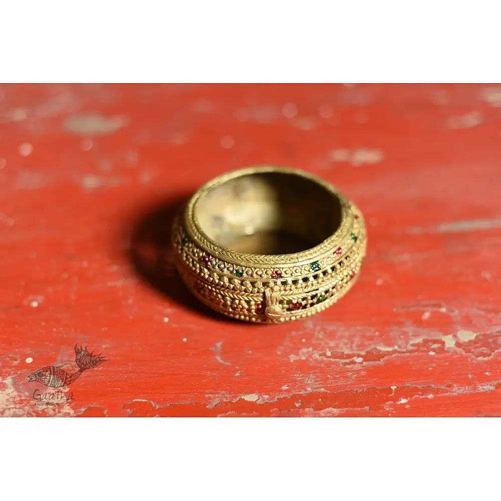 Handcrafted Brass Round Ash Tray