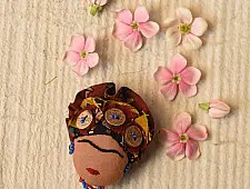 Wearable Art Pieces ✶ Handmade Frida Kahlo Brooch (Two Color Option)