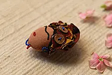 Wearable Art Pieces ✶ Handmade Frida Kahlo Brooch (Two Color Option)