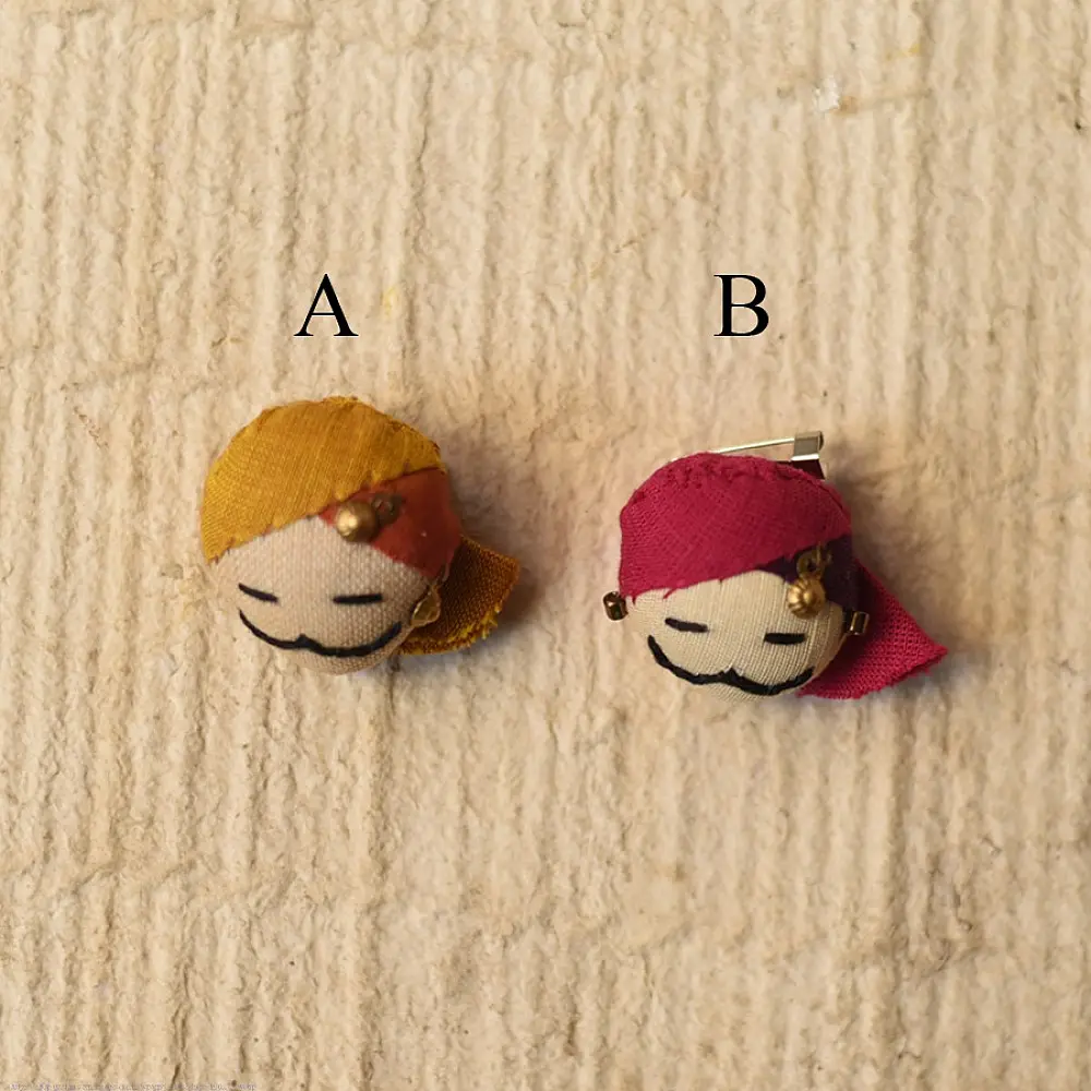 mini indian turban man portrait hand embroidered fabric brooch pin traditional colored headwear creative wearable art lapel badge gaatha