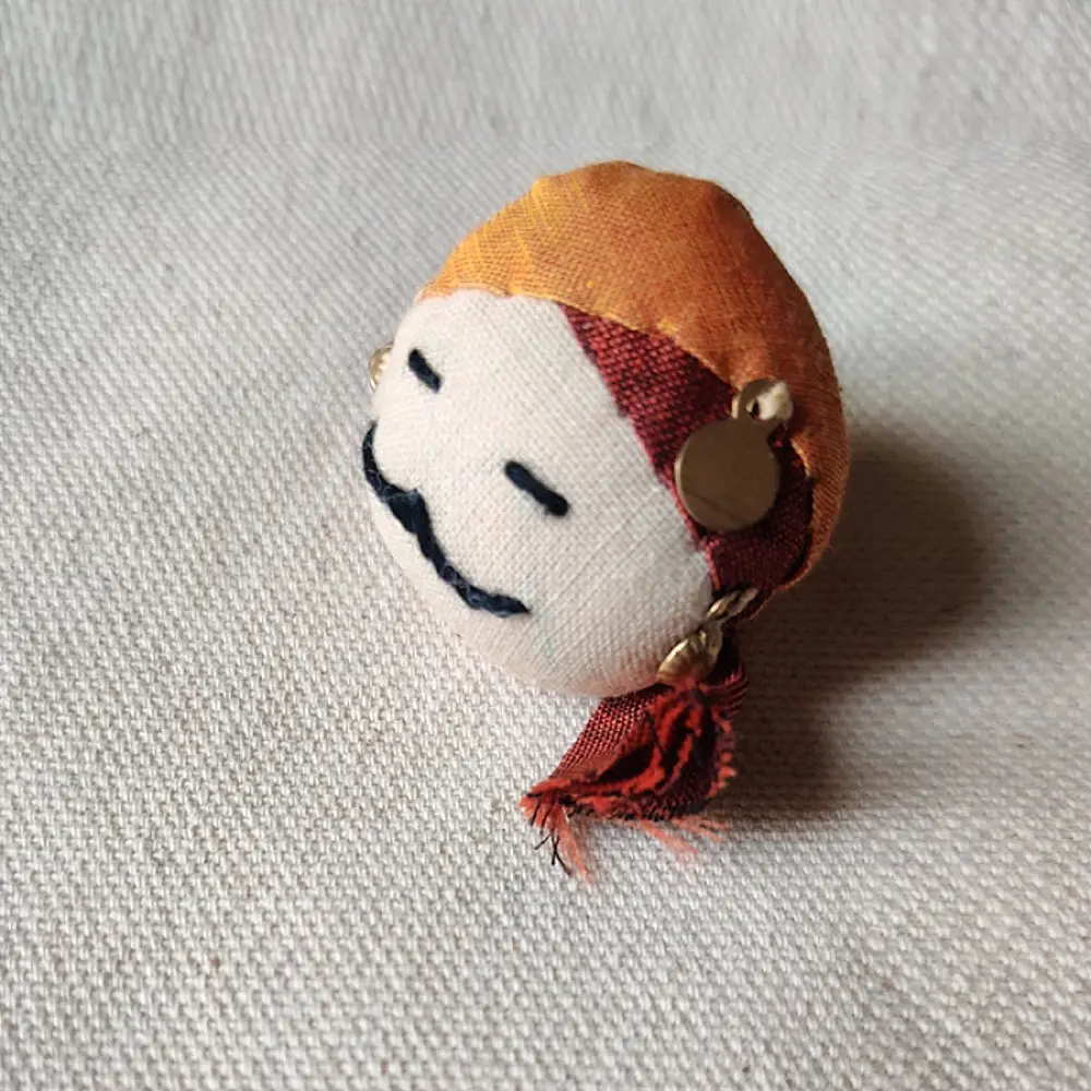 mini indian turban man portrait hand embroidered fabric brooch pin traditional colored headwear creative wearable art lapel badge gaatha