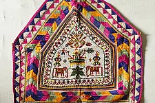 Prachin . प्राचीन  ❂ Gujrat Bead Work - Old & Antique Wall Hanging With Geometric Fabric Border - Laxmi