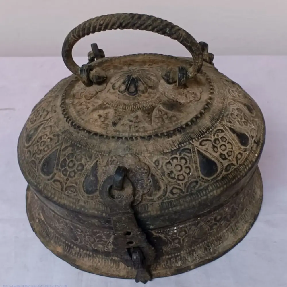 Shop Antique from Khajuraho Brass - Paan Daan
