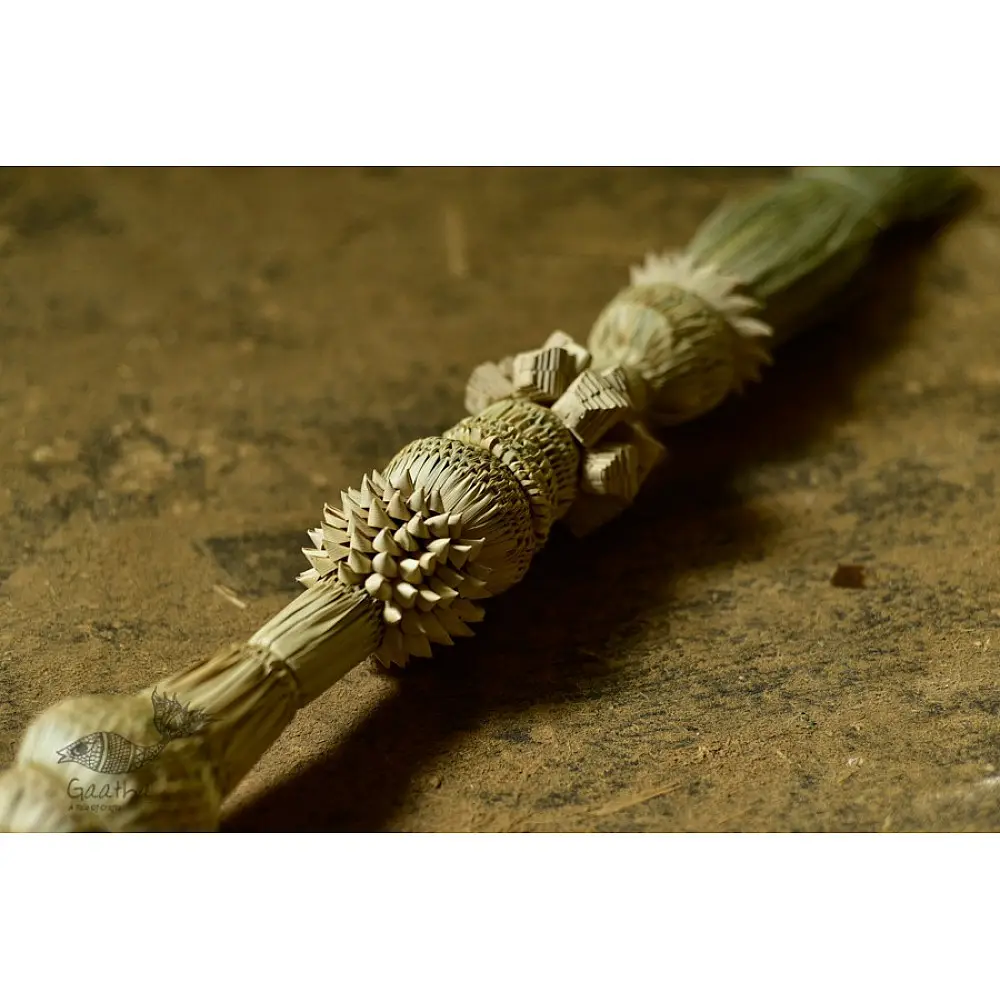 designer date leaves broom - wall handing - 1