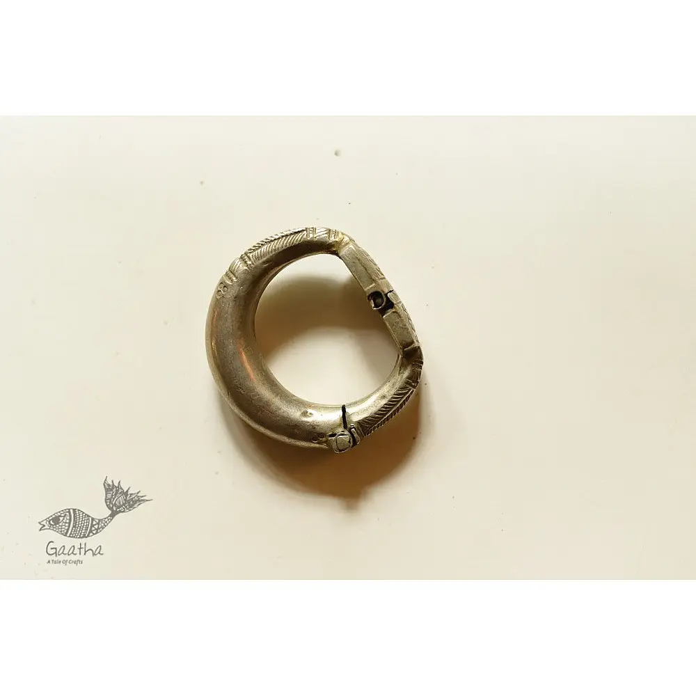 shop Handmade Vintage Jewelry - Gunghru Bangle / Bracelet 