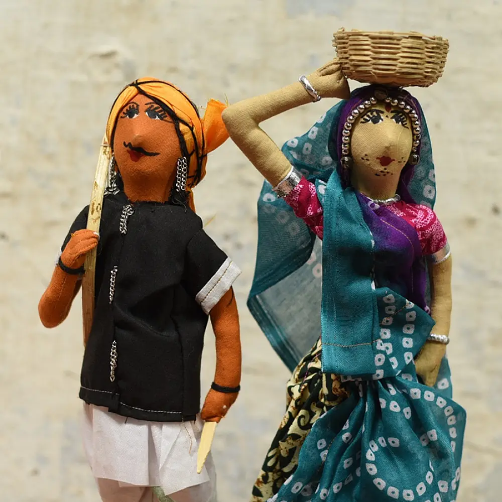 Buy Jhabua Handmade Fabric Doll (Bhil)