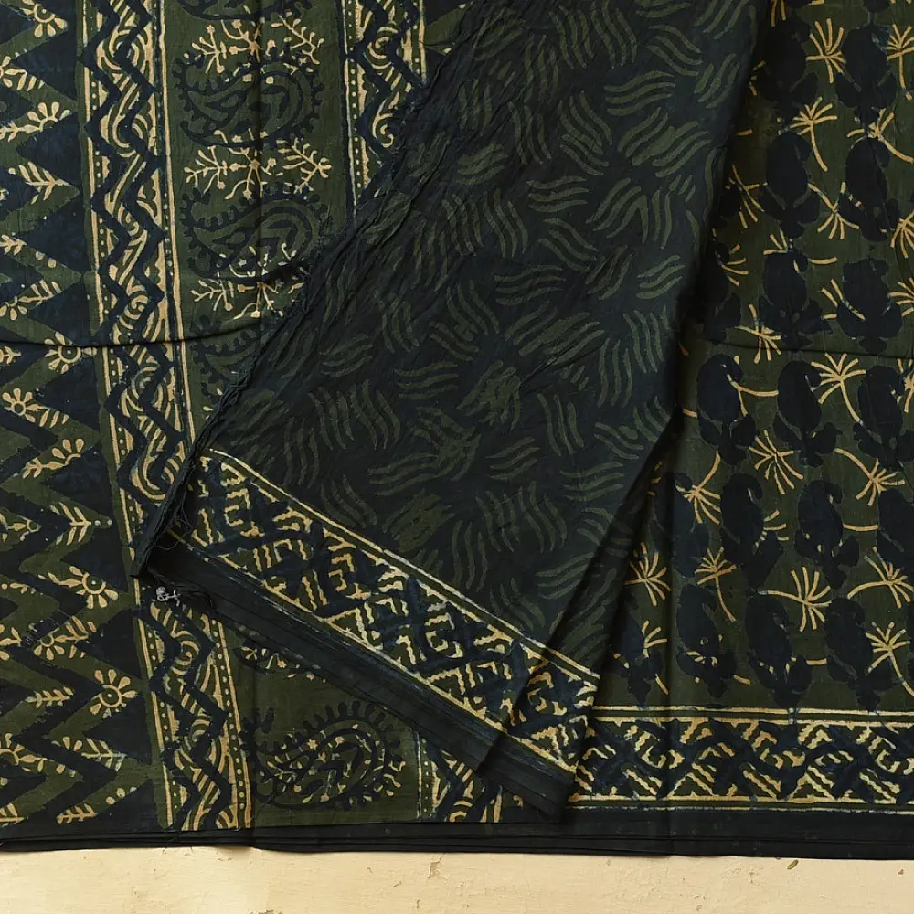 Exclusive Block Printed Cotton Dabu ~ green Saree