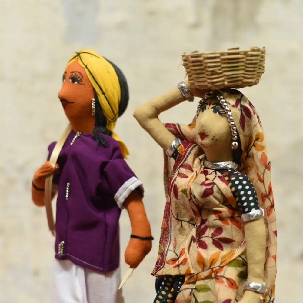Buy Jhabua Handmade Fabric Doll (Bhil) - M