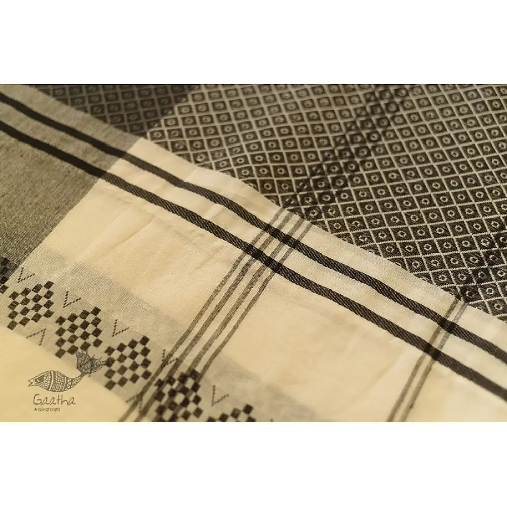 Traditional Bengali cotton Off White saree