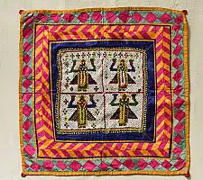  प्राचीन | Traditional Antique Bead Hanging  (22 x 22 inch)