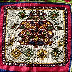  प्राचीन | Traditional Vintage Bead Hanging  (22 x 22 inch)