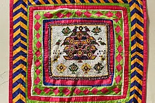  प्राचीन | Traditional Vintage Bead Hanging  (22 x 22 inch)
