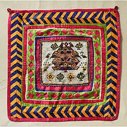  प्राचीन | Traditional Vintage Bead Hanging  (22 x 22 inch)