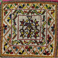  प्राचीन | Gujarati Vintage Bead Hanging  (22 x 22 inch)