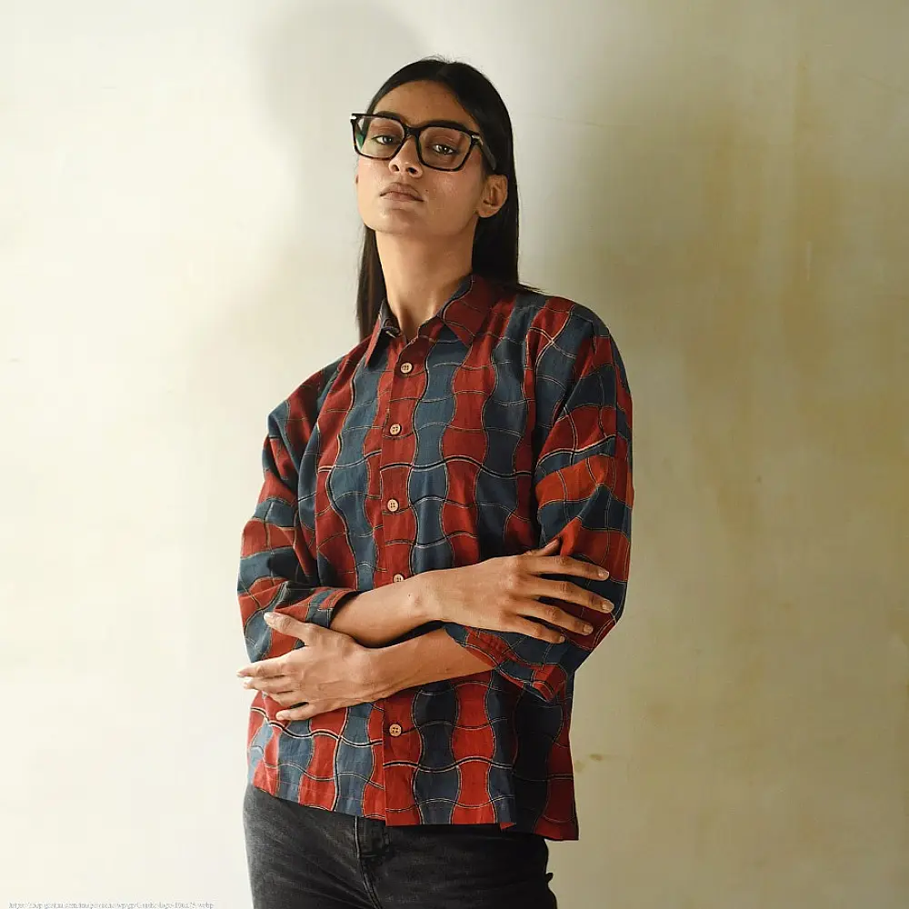 handblock printed breathable cotton shirt for men in rust red and indigo blue interlocking wave geometric print with wooden buttons