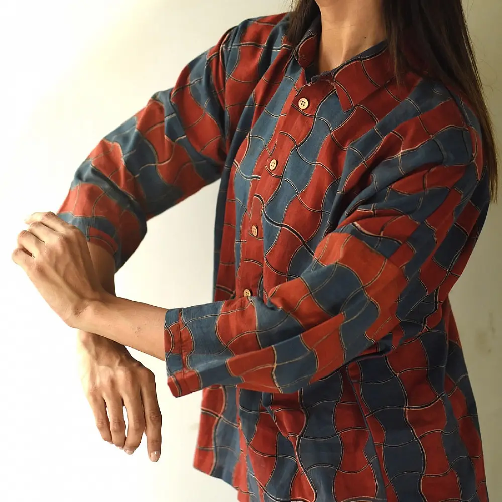 handblock printed breathable cotton shirt for men in rust red and indigo blue interlocking wave geometric print with wooden buttons
