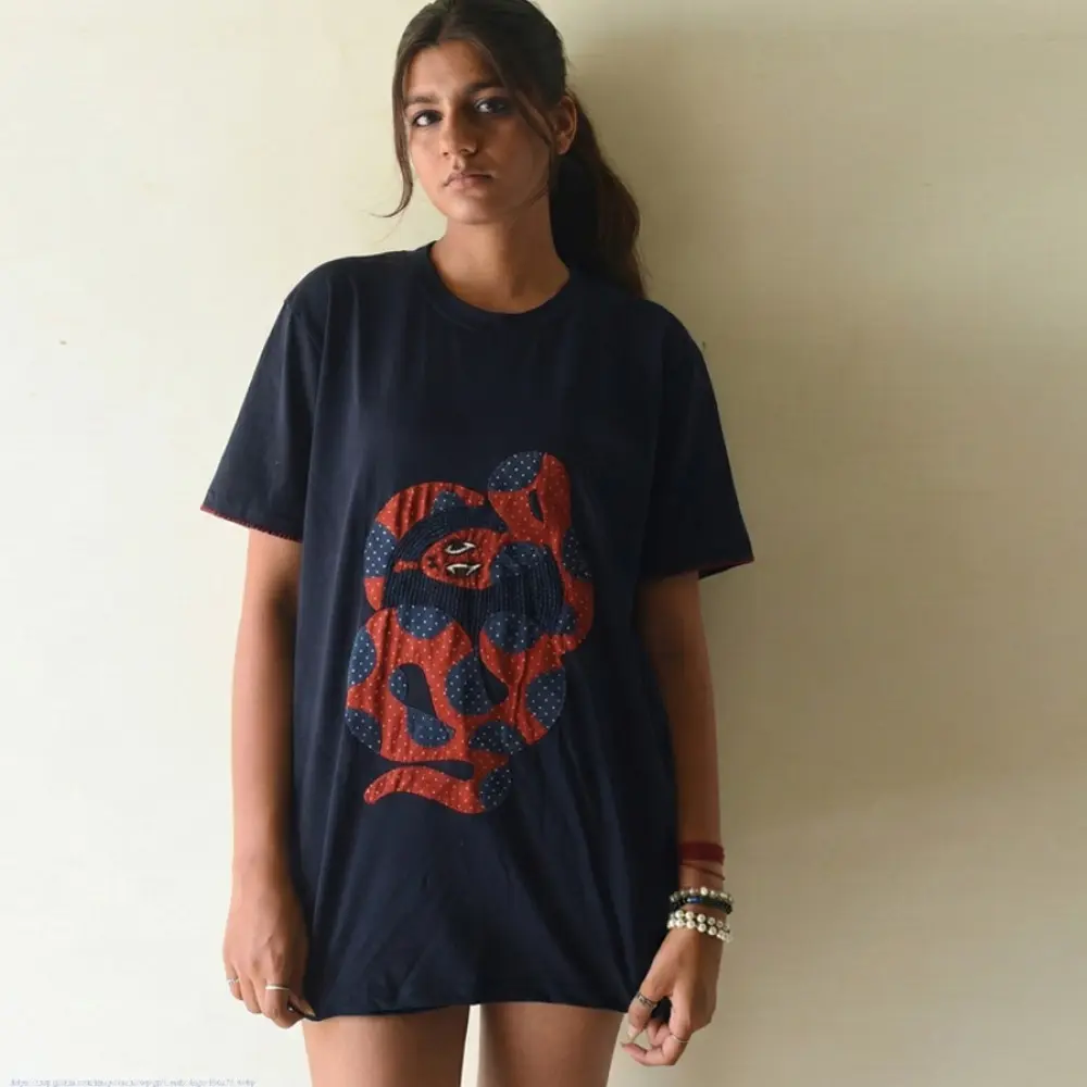 buy Handcrafted Embroidered Tshirt  snake design