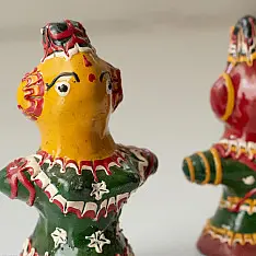 Jau Kandhei - Lacquer Doll (Set of Two) - F
