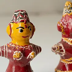 Jau Kandhei - Lacquer Red Doll (Set of Two)