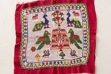 Prachin . प्राचीन  ❂ Old Wall Hanging - Chakda Perrot Motif