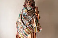 Pasham ~ Pashmina Kani Shawl With Sozni Embroidery 