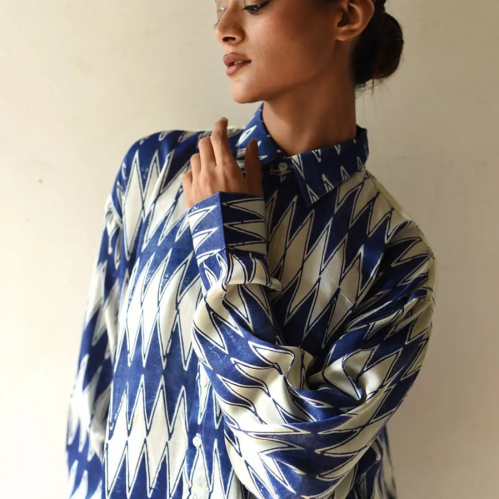 cream and indigo ajrakh cotton shirt vertical sawtooth wave triangle block print hand block printed relaxed fit artisanal shirt men women unisex sustainable fashion