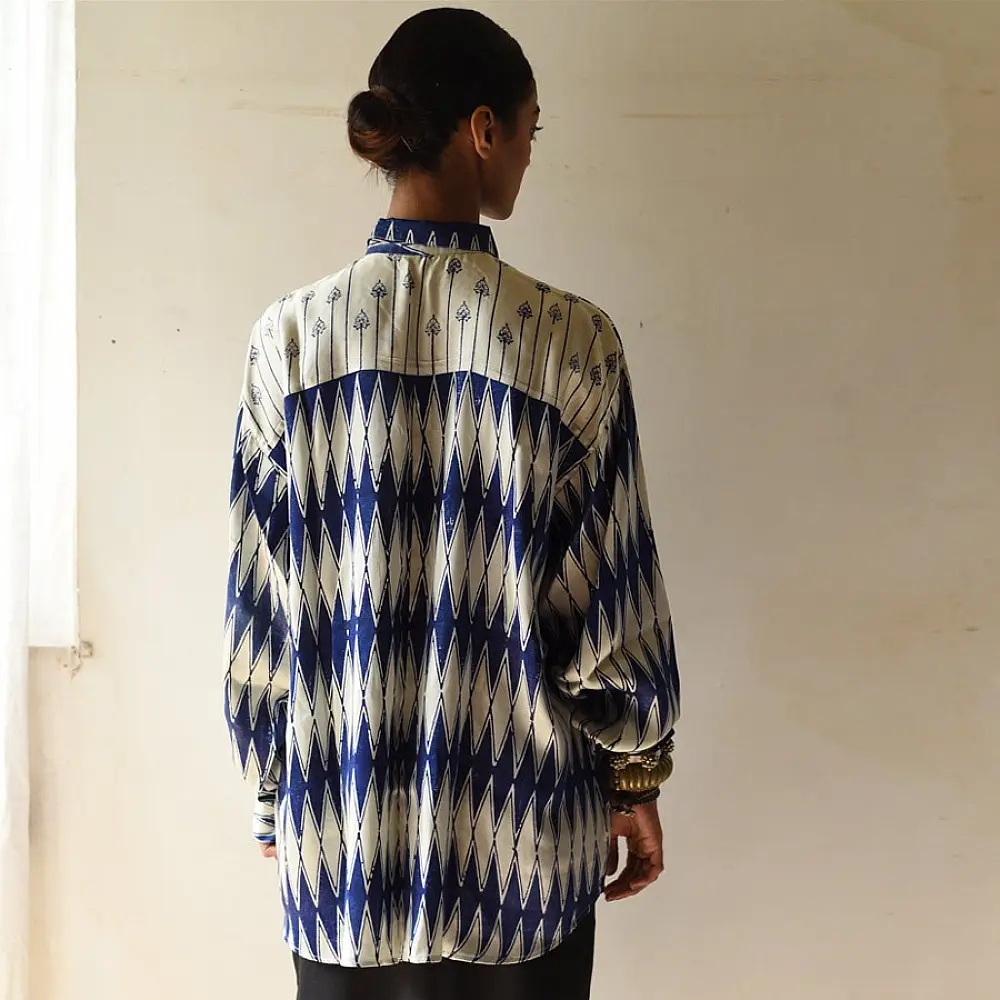 cream and indigo ajrakh cotton shirt vertical sawtooth wave triangle block print hand block printed relaxed fit artisanal shirt men women unisex sustainable fashion