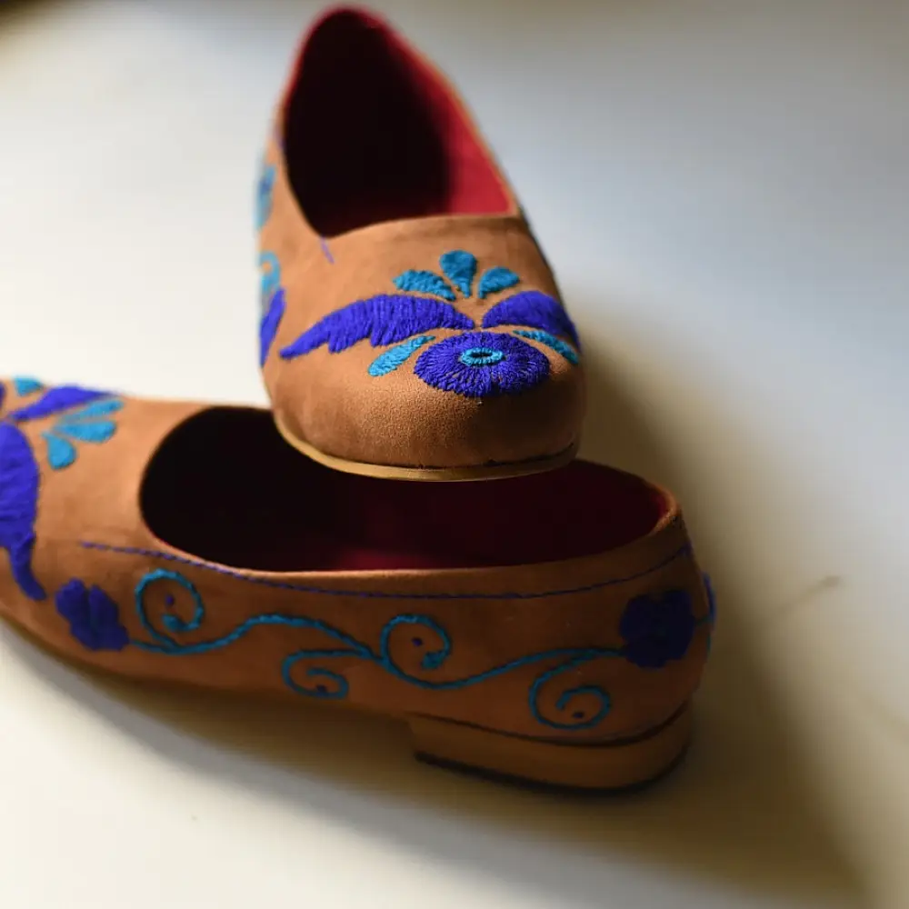 handmade embroidery Brown Shoe